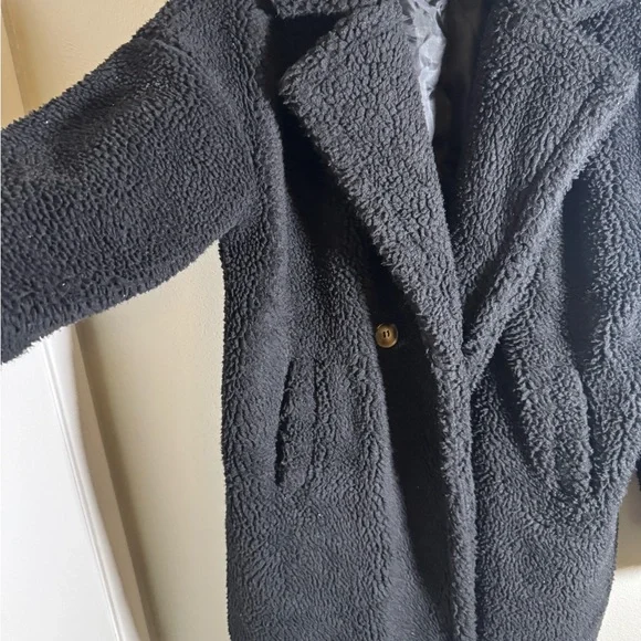 PrettyLittleThing Black Faux Shearling Teddy Coat - Picture 6 of 8